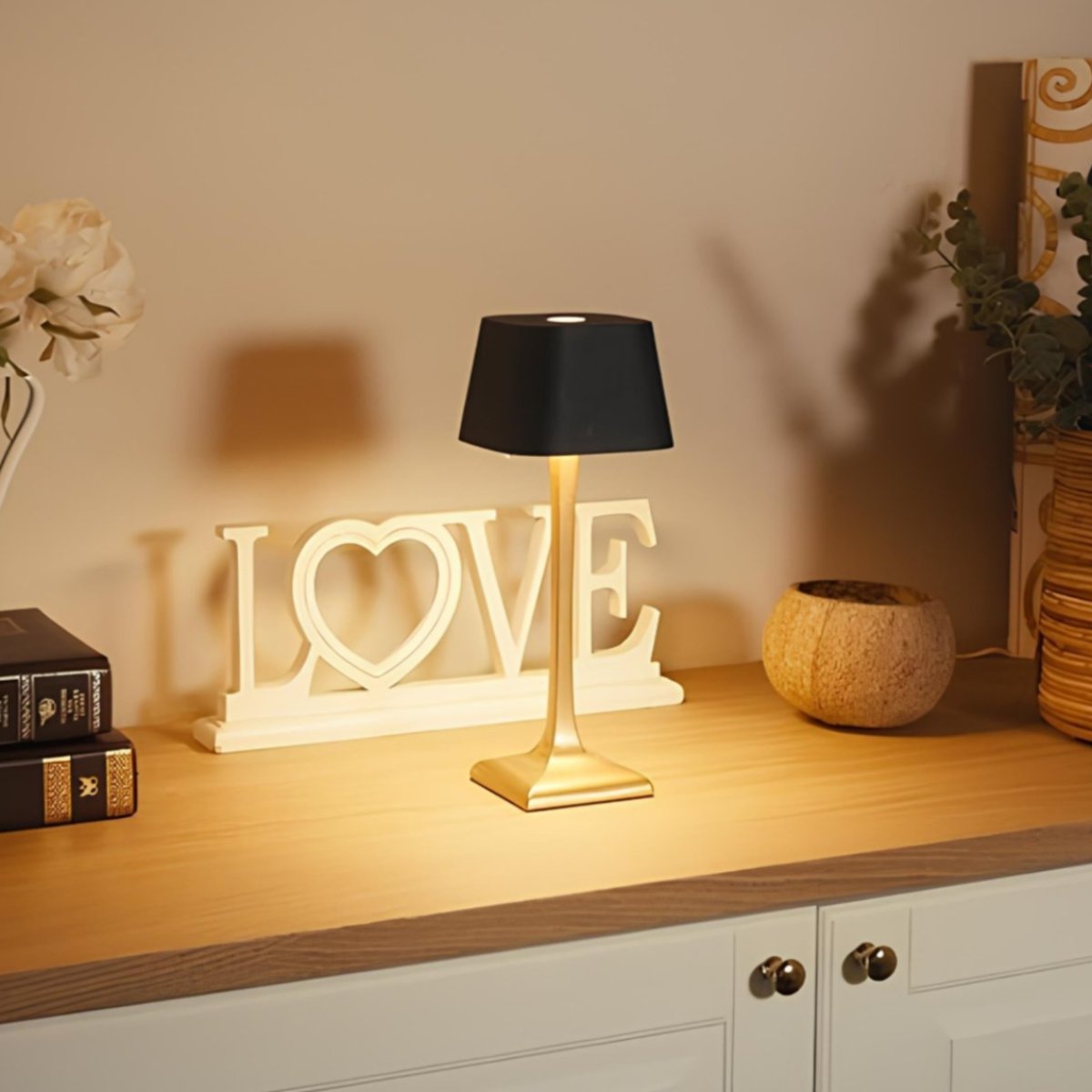 YESTERM – Sleek & Rechargeable Table Lamp