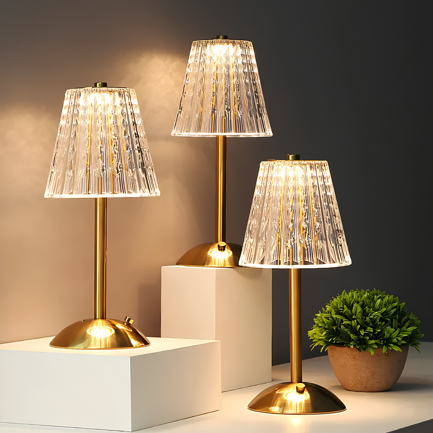 PERFECTA - Elegant Crystal Table Lamp