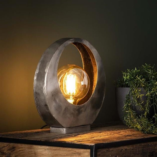 QUELUX – Industrial Metal Table Lamp