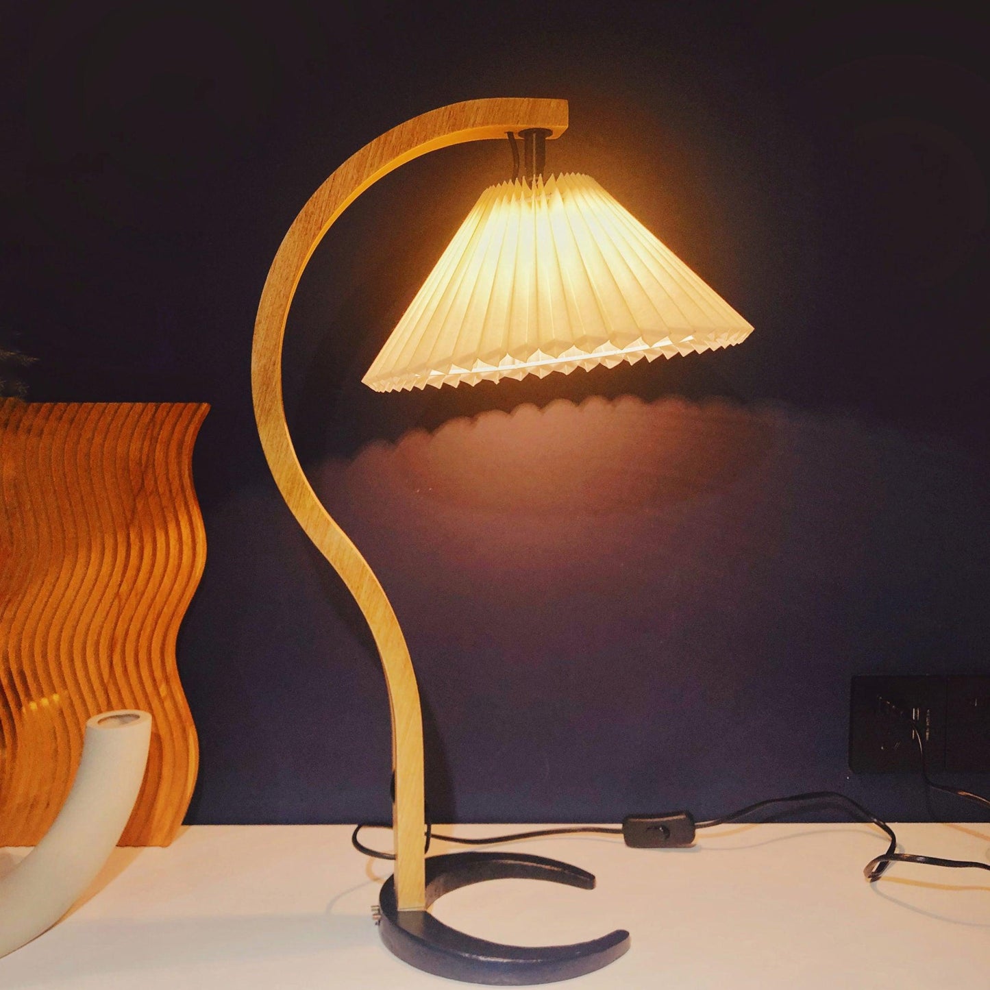 KALEIDO – Elegance LED Table Lamp