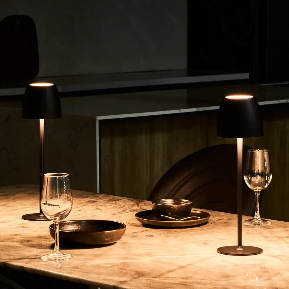 DOREAS – Elegant Dimmable Table Lamp