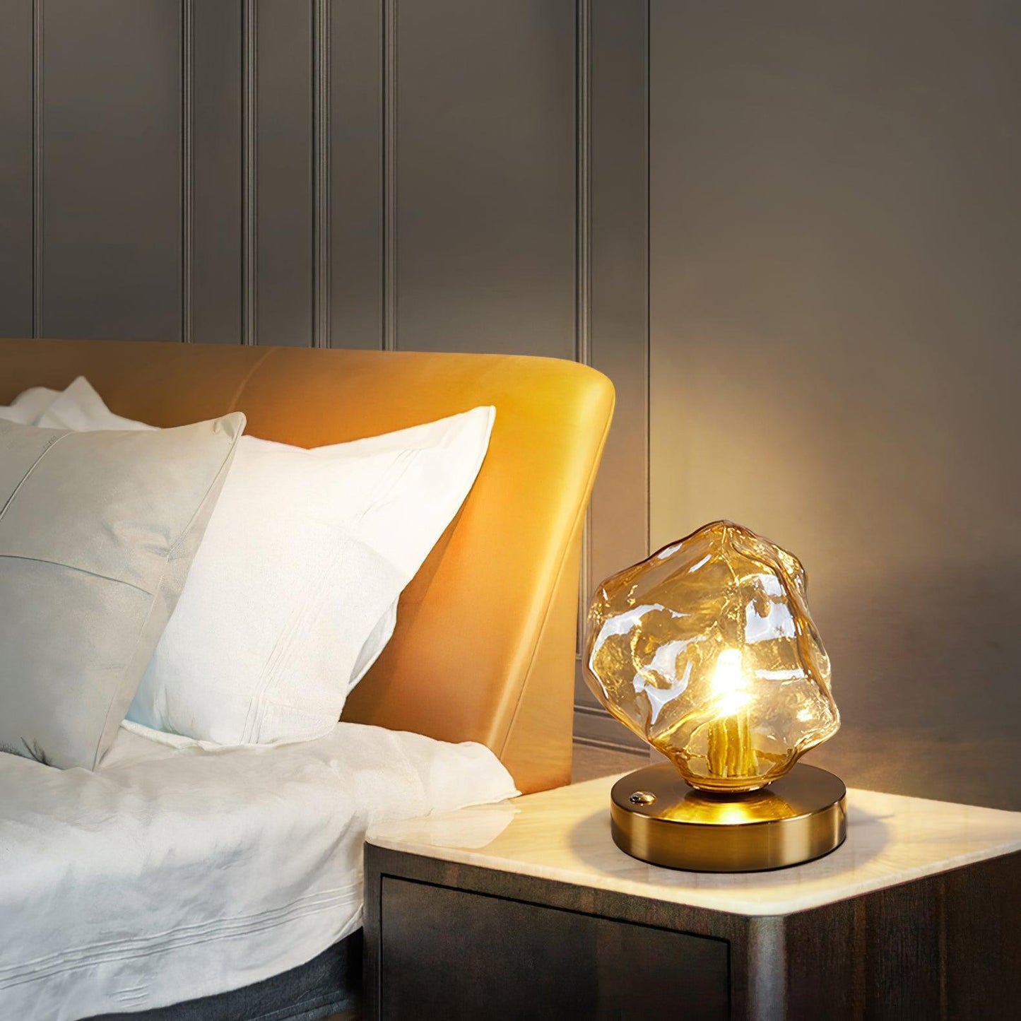 SOLVAN - Sleek Table Lamp