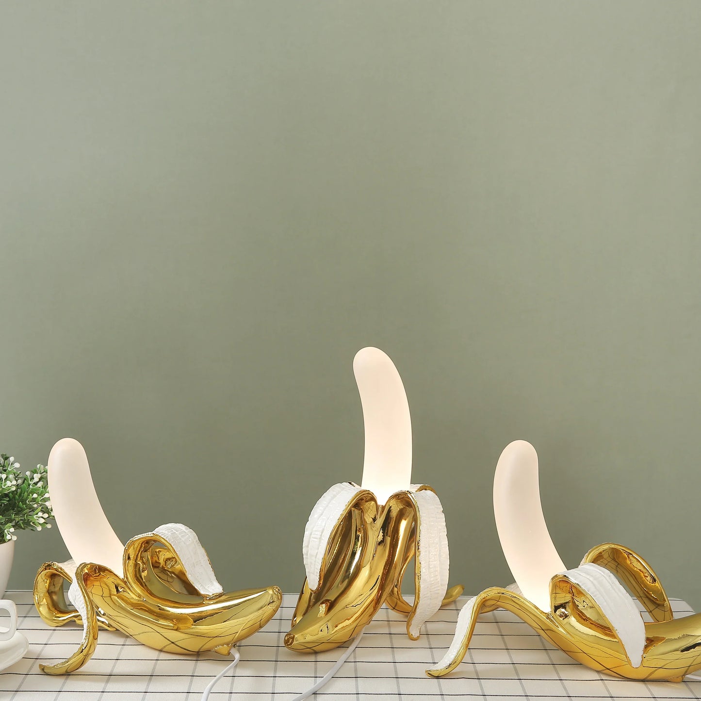 RALIF – Unique Banana Table Lamp