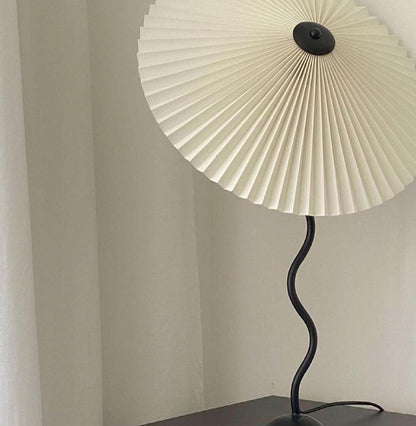 SLEEKI – Stylish Wavy Table Lamp