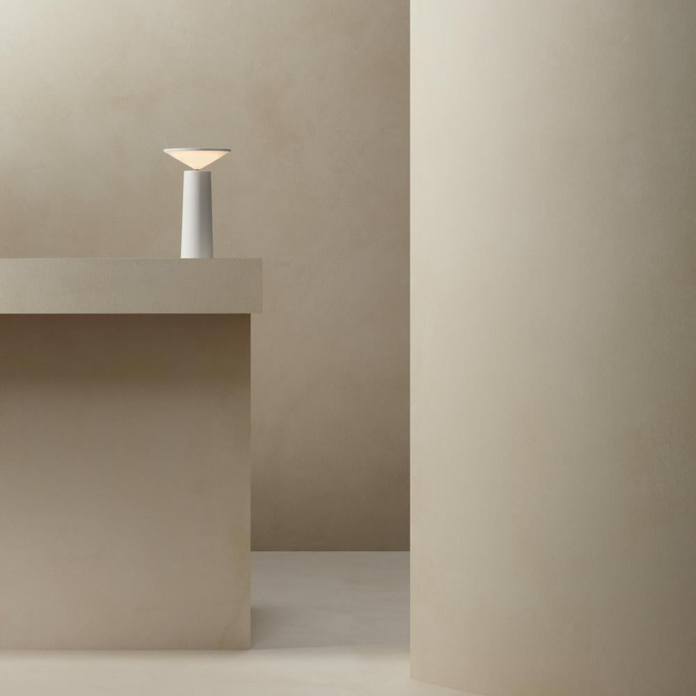 LUMINA - Versatile LED Table and Wall Lamp