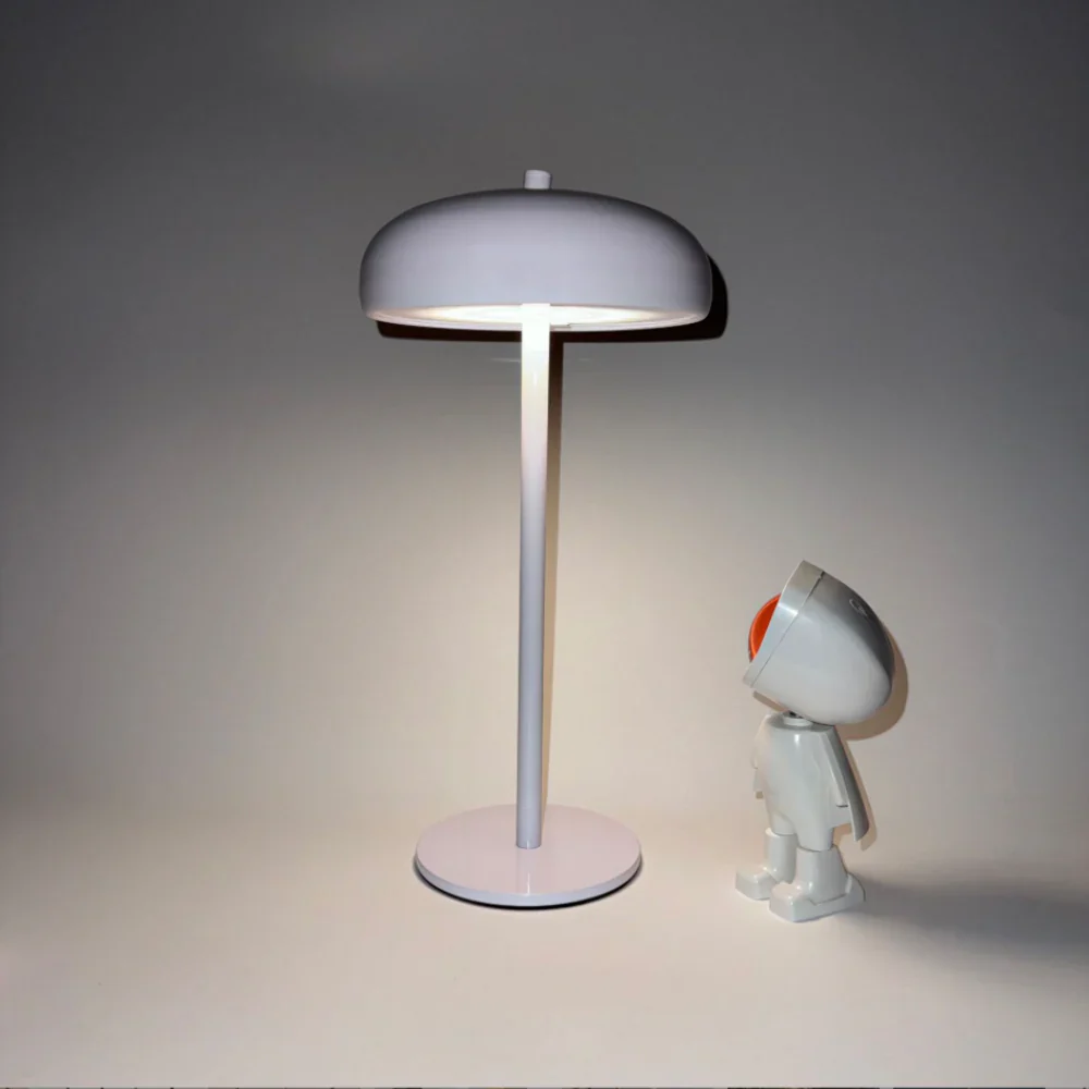 ULTRAL - Modern Retro Table Lamp