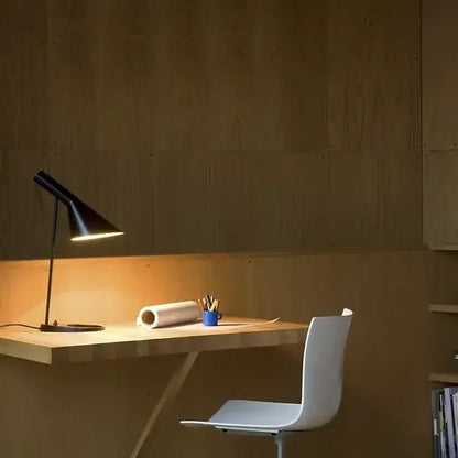 DARIOS - Sleek Lighting LED Table Lamp