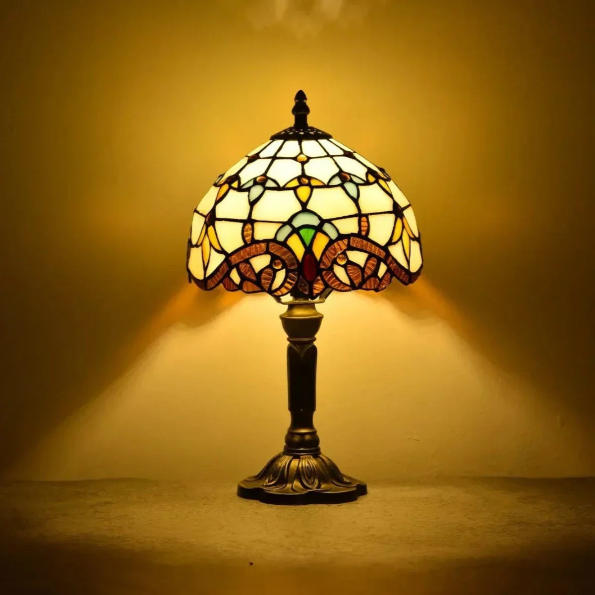 BRAVO Antique Stained Table Lamp