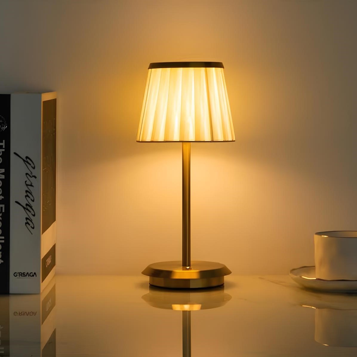 MAJESTIL - Modern Elegance Table Lamp