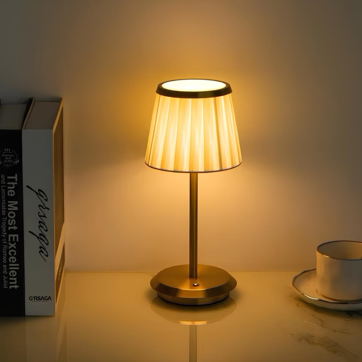 MAJESTIL - Modern Elegance Table Lamp