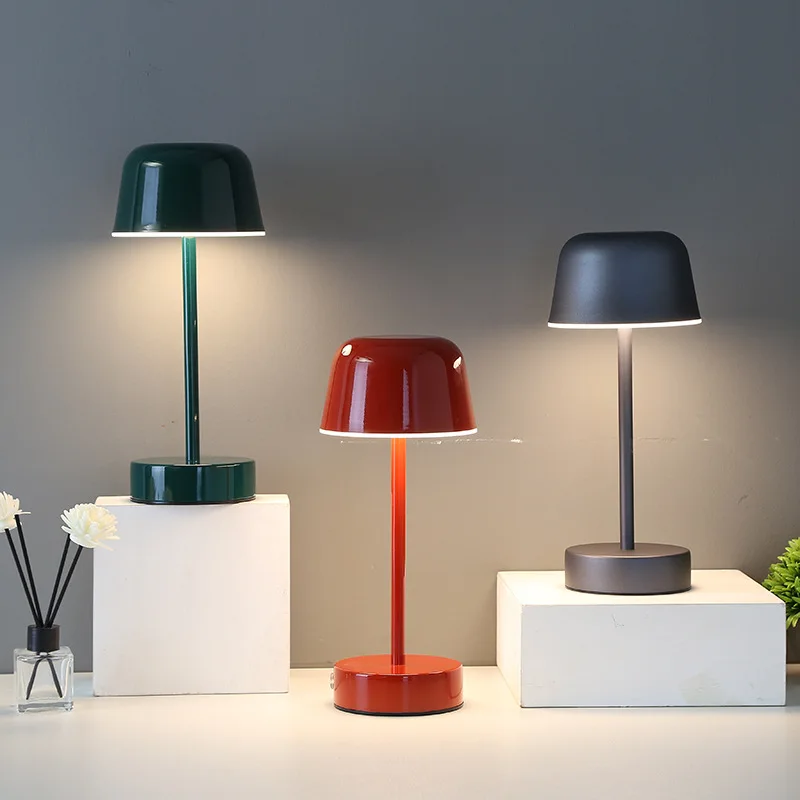 MAJESTICA - Modern LED Table Lamp