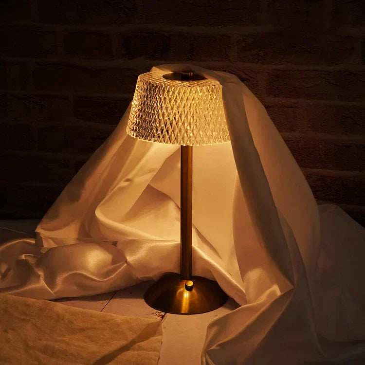 TRILUMO – Wireless Table Lamp