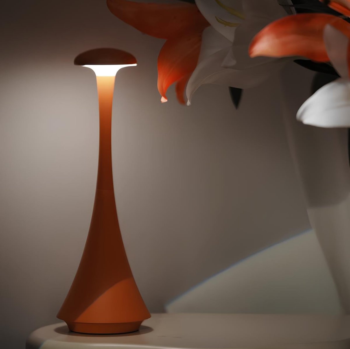 FLORIUM – Sleek & Dimmable Table Lamp