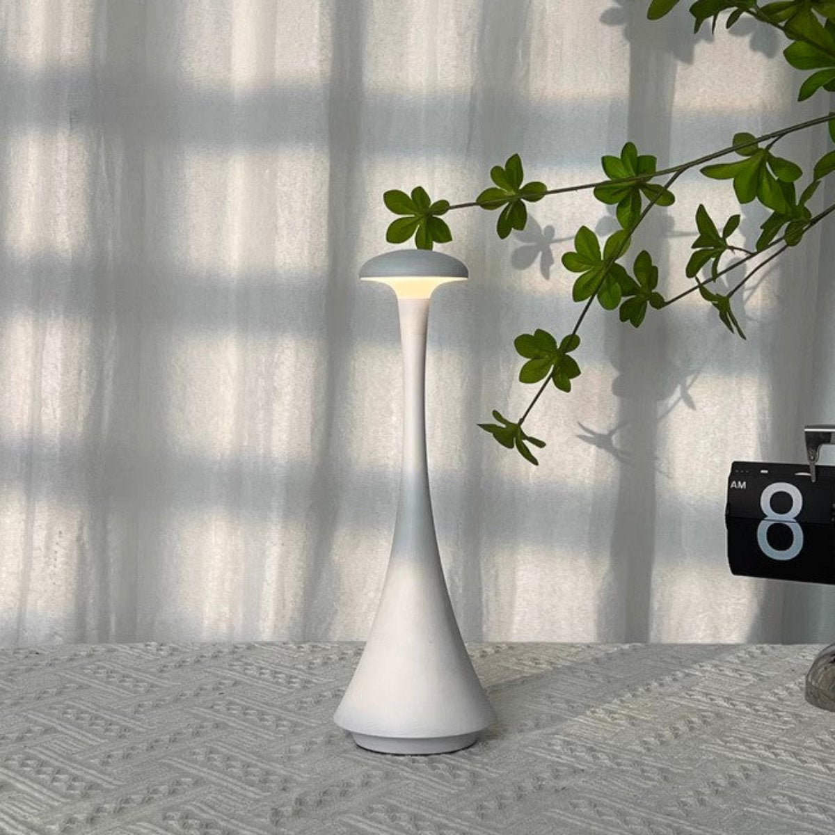 FLORIUM – Sleek & Dimmable Table Lamp